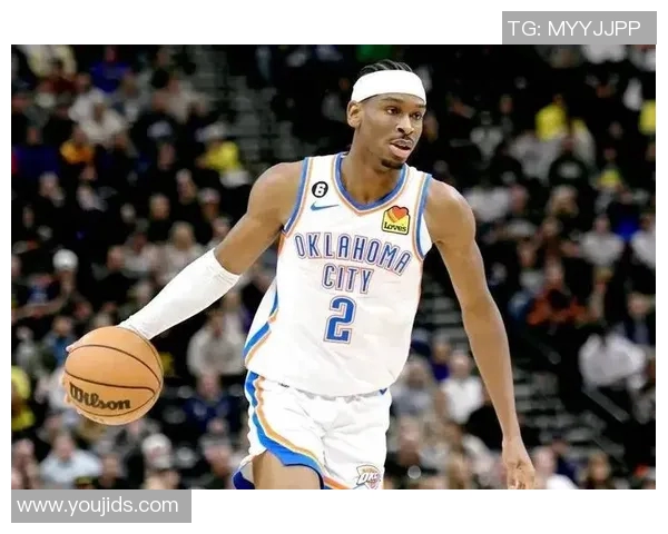 亚历山大灵活突破急停瞬间展现技巧篮下小抛投轻松得分 亚历山大灵活突破急停瞬间展现技巧篮下小抛投轻松得分