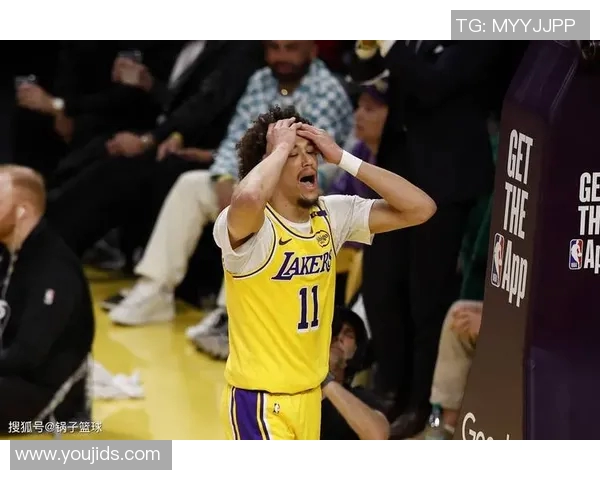 [2026年01月18日]湖人队记：贾克森-海斯左腿筋伤势，将缺席客战开拓者